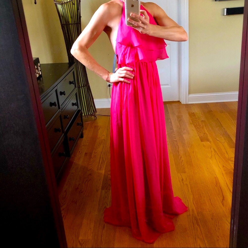Elegant Robert Rodriguez silk dress, stunning ruffled halter neck, floor length.